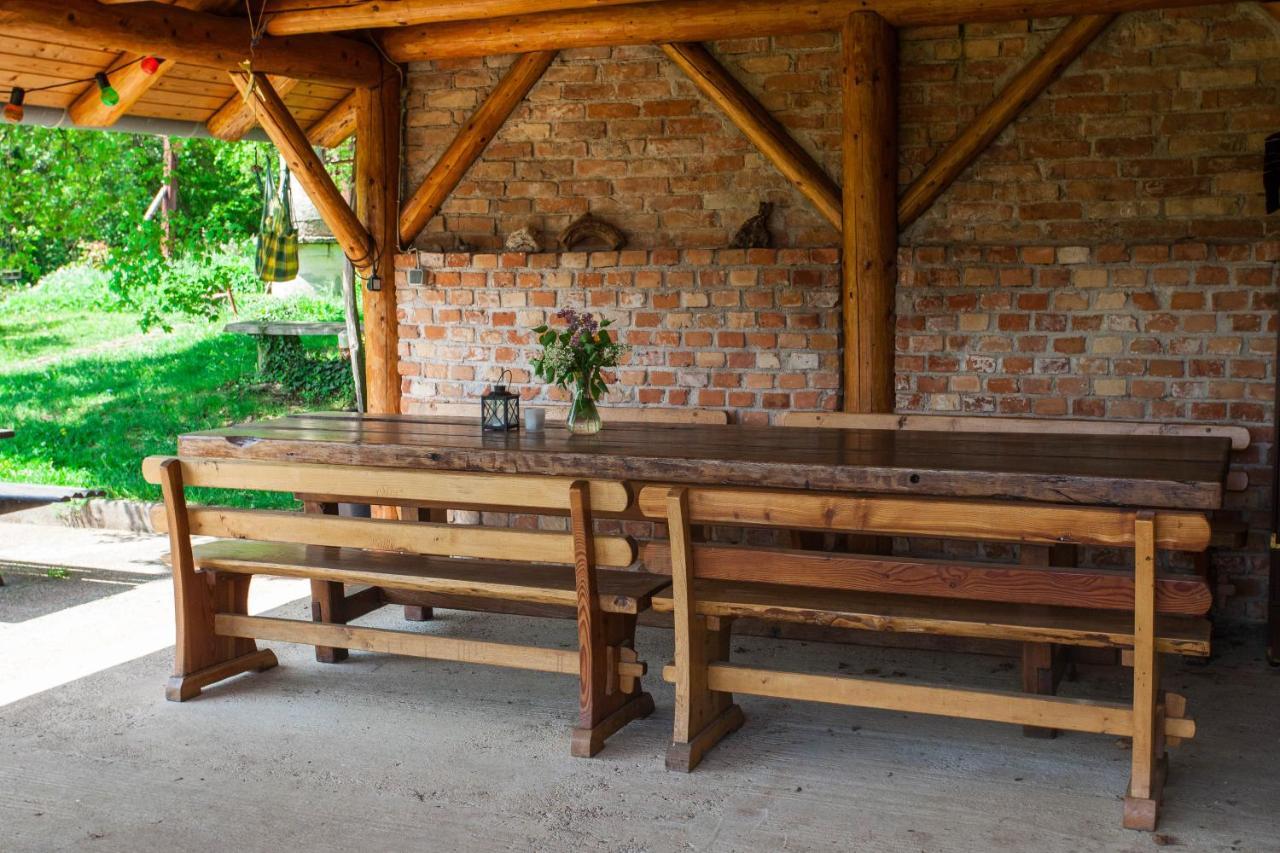 Na Okic - A Private Forest Oasis Sveti Martin pod Okicem Exterior foto